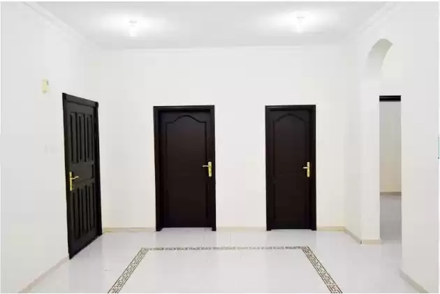 yerleşim Hazır Mülk 2 yatak odası U/F Apartman  kiralık içinde Al Sadd , Doha #12877 - 1  image 